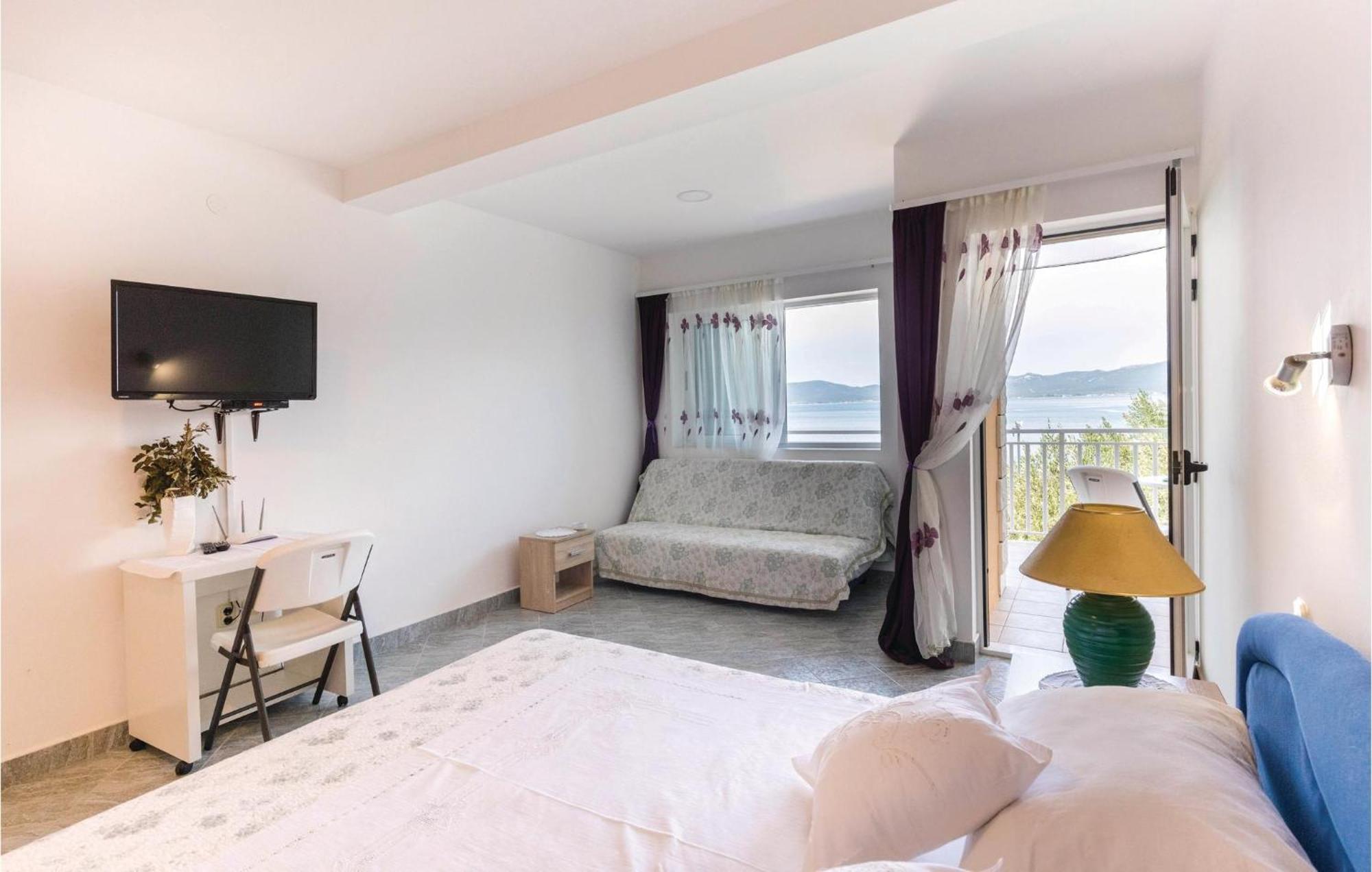 Awesome Apartment In Duba With Wifi Екстер'єр фото